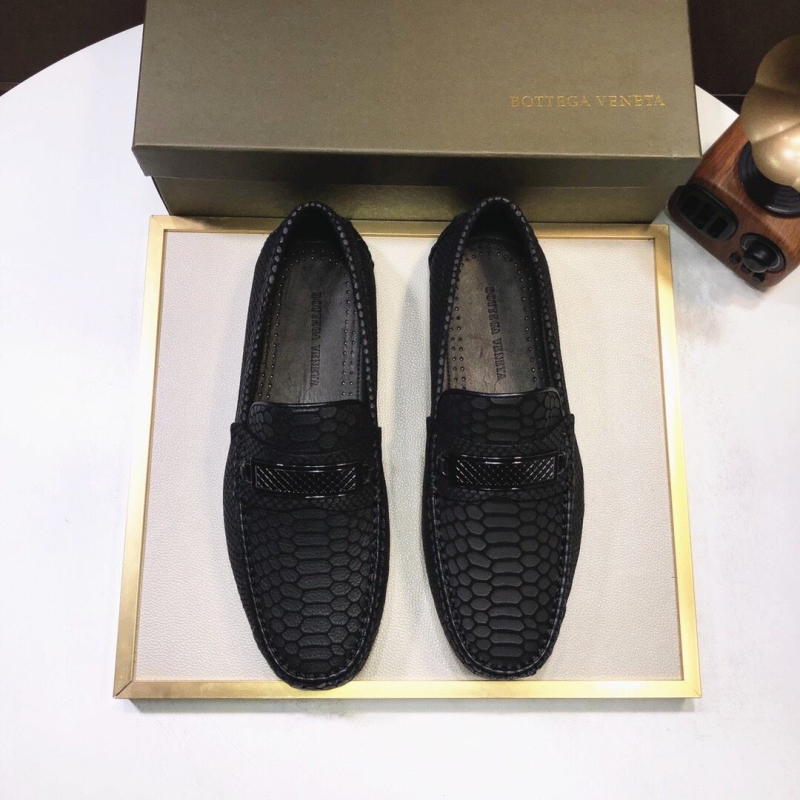 bo*te*ga Ve*ne*ta leather shoes